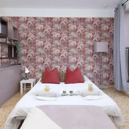 Le Tassigny By Apirent #central #calme #climatisation #wifi Apartmán